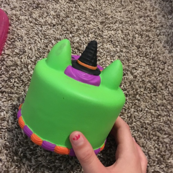 Silly squishies unicorn cake for $12 - Picture 2 of 3